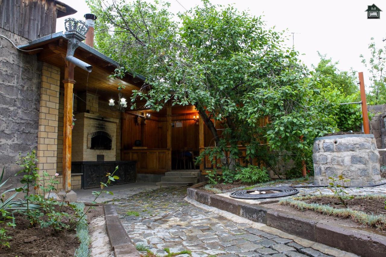 Guest House In Ґюмрі Екстер'єр фото