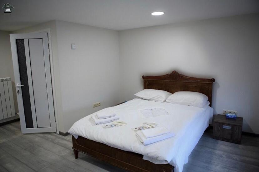 Guest House In Ґюмрі Екстер'єр фото